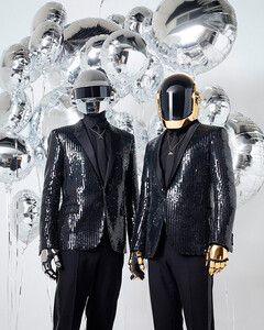 Группа Daft Punk анонсировала расширенную версию юбилейного альбома