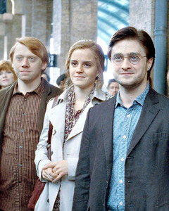 Почему Дэниэл Рэдклифф отказался сниматься в экранизации пьесы «Гарри Поттер и Проклятое дитя»?