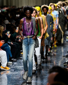 Dior Men осень 2026: Джонатан Андерсон против нормальности