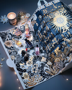 Dior представил рождественскую коллекцию макияжа
