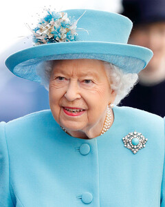 «Поздравляю!», но от всего ли сердца? Елизавета II обратилась к народу Барбадоса
