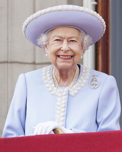 Королева Елизавета II добилась нового исторического достижения в своей карьере