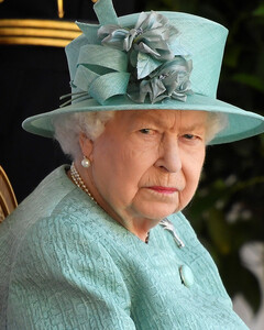 Елизавета II раскритиковала документальный фильм BBC «Принцы и пресса»