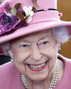 «Я глубоко тронута»: королева Елизавета II похвасталась новым достижением в преддверии Платинового юбилея