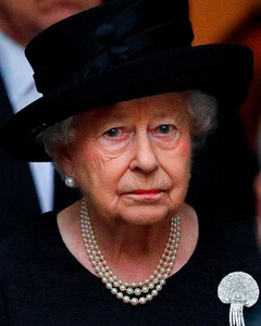 Убитая горем: почему королева Елизавета II заперлась в своей гостиной после похорон принца Филиппа?