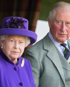 Нелюбимый сын: почему Елизавета II никогда не была довольна поведением принца Чарльза