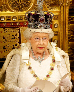 Почему Елизавета II может пропустить церемонию открытия британского парламента?
