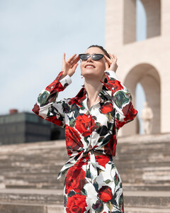 Netflix продлил «Эмили в Париже» на шестой сезон