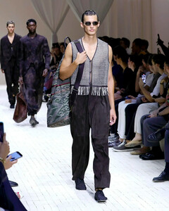 Emporio Armani отказался от участия в мужских Неделях моды в Милане