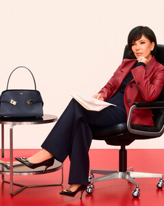Крис Дженнер стала лицом праздничной кампании Ferragamo и примерила роль режиссёра