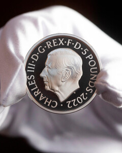Королевский монетный двор представил первые монеты с изображением Карла III