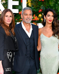 Джордж Клуни рассказал, как поцеловал Джулию Робертс на глазах у своей жены