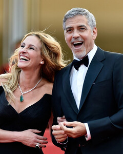 Джордж Клуни рассказал о новом фильме с Джулией Робертс «Билет в рай»: «Мы самым забавным образом подкалываем друг друга»