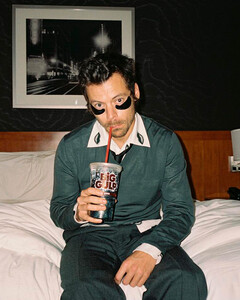 Гарри Стайлс раскрыл трек-лист нового альбома Kiss All the Time. Disco Occasionally