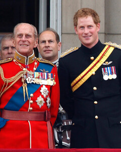 Какой совет дал Гарри принц Филипп накануне его отправки на службу в Афганистан
