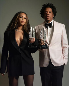 Идеальный тандем: образы Бейонсе и Jay–Z на на GLAAD Media Awards