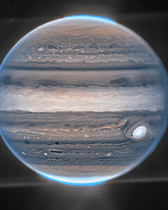 Телескоп Джеймса Уэбба сфотографировал незнакомые человечеству полярные сияния Юпитера