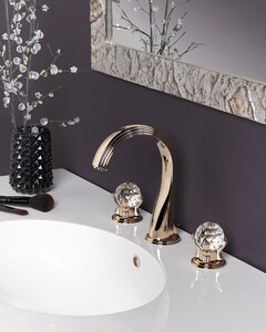 Цельный мрамор, хрусталь от Lalique и мозаика — как обустроить роскошную ванную