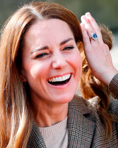Кейт Миддлтон рассказала о трогательном подарке принца Уильяма, который она носит каждый день