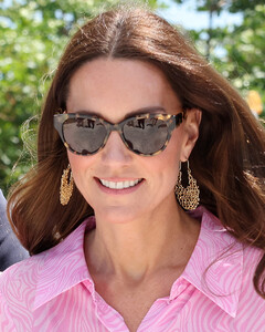 Модная лихорадка: какие солнцезащитные очки Кейт Миддлтон были распроданы в магазинах всего за 24 часа?