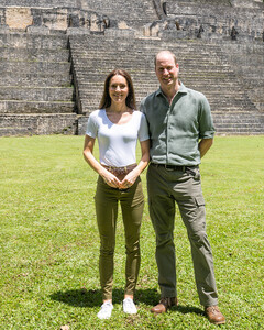 Как простые туристы: Кейт Миддлтон и принц Уильям посетили руины древней пирамиды майя в Белизе