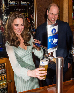Что заказывают Кейт Миддлтон и принц Уильям, если у них получается попасть в бар?