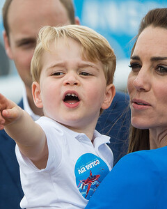 Кейт Миддлтон не будет показывать фото принца Джорджа из-за троллинга в интернете