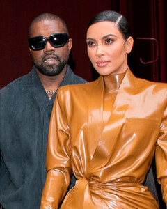 Ким Кардашьян на грани срыва — совместное воспитание с Канье под вопросом