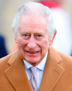 Король Карл III появился на публике в забавном модном галстуке