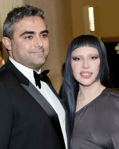 Леди Гага и её жених Майкл Полански отпраздновали окончание её тура вечеринкой