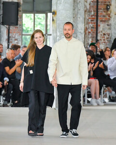 Люк и Люси Мейер оставили Jil Sander