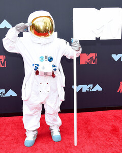 MTV Video Music Awards выходит из онлайна