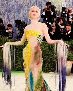 Звёздные гости и лучшие образы Met Gala 2026