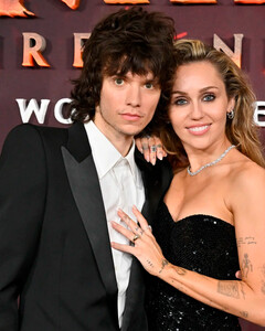 Лиам, завидуй: Майли Сайрус обручена с Максом Морандо