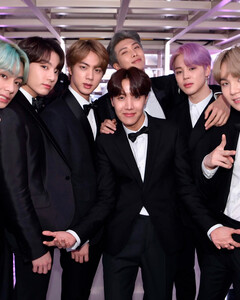 Netflix покажет документальный фильм о BTS