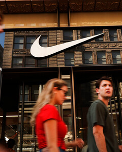 Компания Nike навсегда покидает Россию