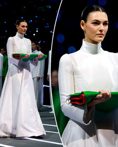 Виттория Черетти появилась с итальянским флагом на открытии Олимпиады-2026