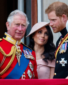 Принц Чарльз намерен потребовать с Гарри и Меган 12 миллионов долларов за публичное оскорбление
