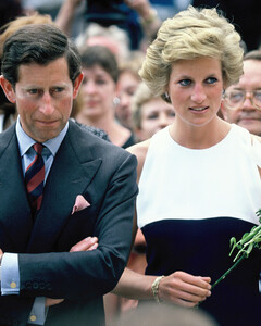 Принц Чарльз в ярости, что BBC все ещё показывают кадры скандального интервью с принцессой Дианой