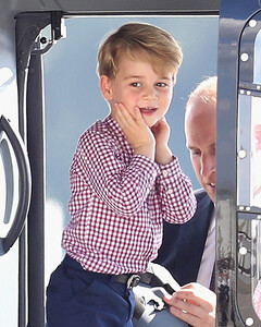 Кейт Миддлтон и принц Уильям не хотят, чтобы принц Джордж вырос как золотая рыбка в аквариуме