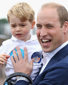 Субботник не удался: что разозлило принца Уильяма на школьной уборке его сына Джорджа?