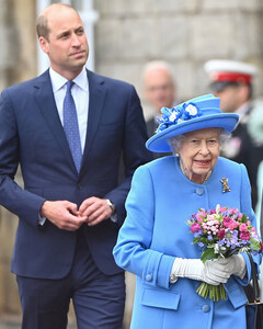 «Не связывайся с бабушкой»: из-за чего принц Уильям поссорился с королевой накануне своей свадьбы?