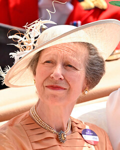 Британская корона поздравляет: принцесса Анна отпраздновала свой день рождения