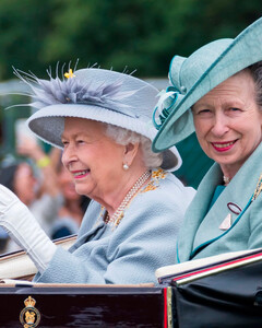 Принцесса Анна рассказала о последних часах жизни королевы Елизаветы II