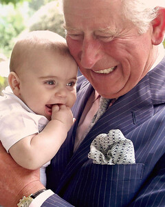 Принц Чарльз рассказал, почему боится за будущее своих внуков