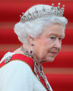 Биограф назвал самое ошибочное решение королевы Елизаветы II