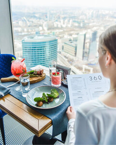 Ресторан 360 представил нового шефа и меню на высоте 327 метров