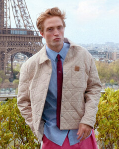 Роберт Паттинсон признался, что любит читать сплетни о звёздах