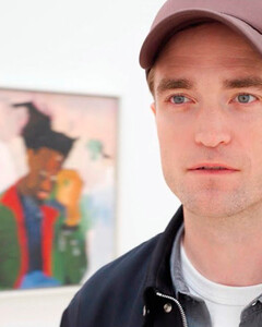 Роберт Паттинсон стал куратором выставки современного искусства для Sotheby’s