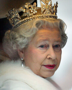 Британцы больше не хотят содержать королевскую семью